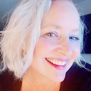 Meet your Posher, Elise